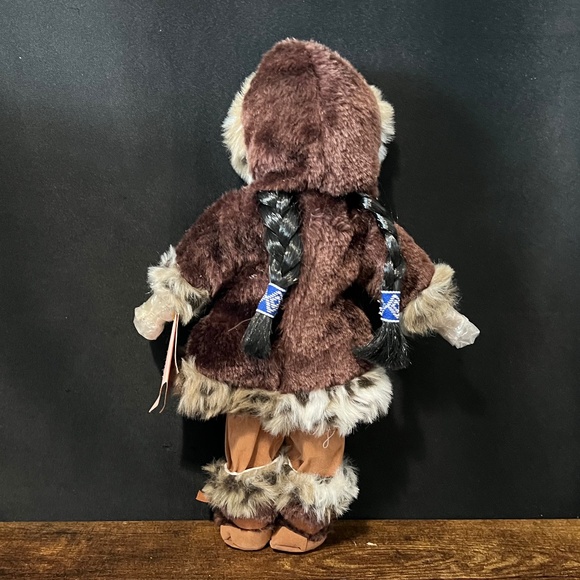 TRADITIONS DOLL COLLECTION 13" Nutik Eskimo Porcelain Doll - Picture 4 of 9